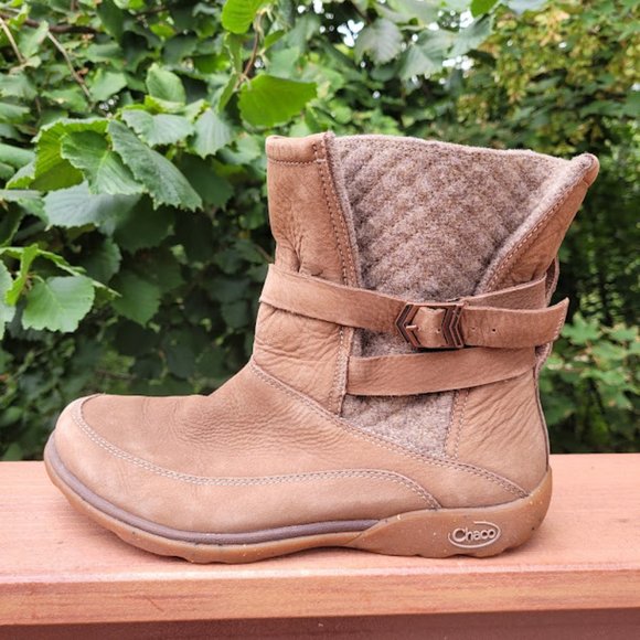 Chaco Shoes - Chaco Women's Hopi Leather Boots Waterproof Wool Fleece Lining Adjustable Strap